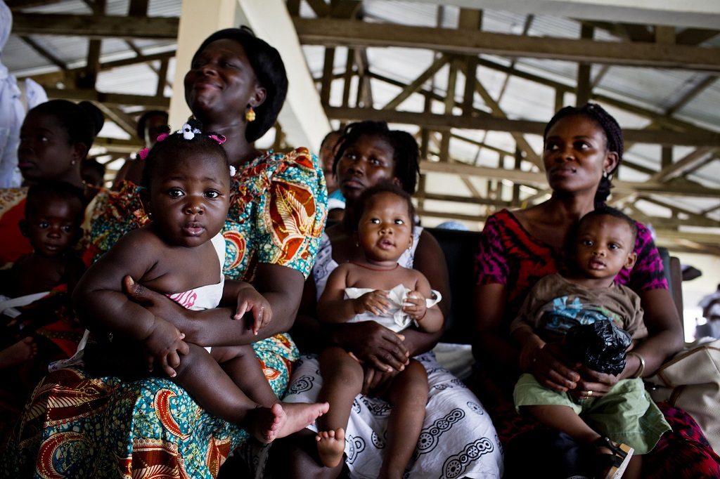 Mothers and children in Ghana